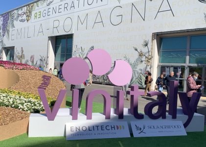 Vinitaly 2022 returns to business, trends & enthusiastic crowds